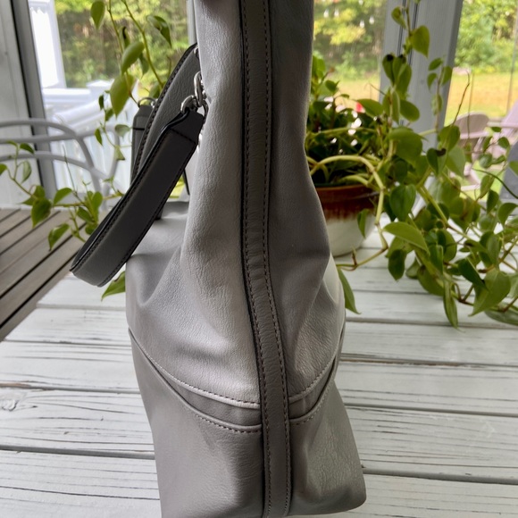 Simply Vera Wang SIlver Tote Bag - Picture 7 of 10